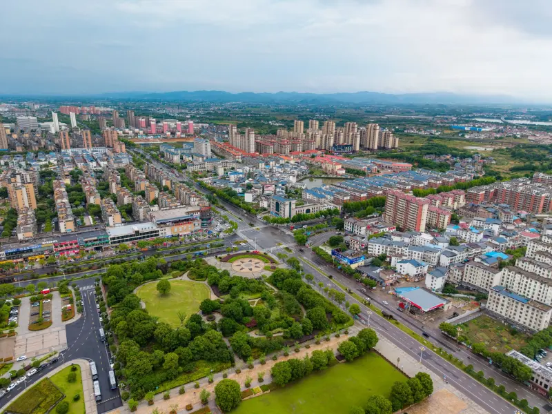 企事业单位食堂承包模式对比：全托管与半托管方案优劣势分析